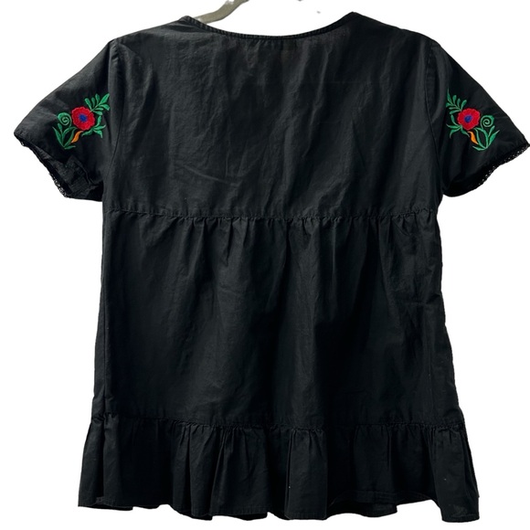 Ingenue New York Black Embroidered Floral Peasant Top Size M - Picture 5 of 7